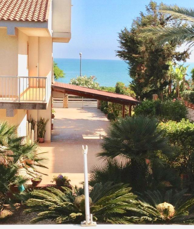 BeachFront Rooms Marina di Ragusa Buitenkant foto